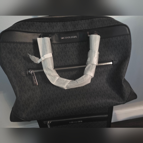 Michael Kors Black Travel Suitcase And Weekender Bag Set - Picture 3 of 11